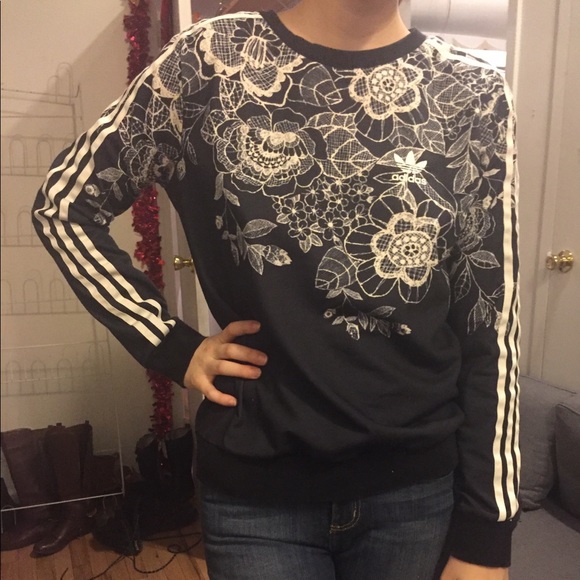 adidas Sweaters - Adidas sweatshirt